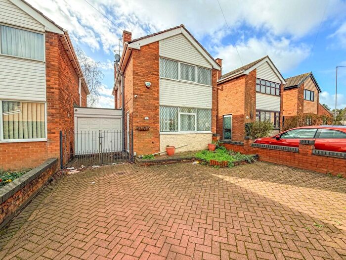 3 Bedroom Link Detached House For Sale In Cedars Road, Exhall, CV7