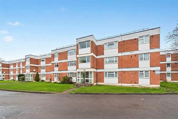 2 Bedroom Flat To Rent In Laleham Road, Staines-Upon-Thames, Surrey, TW18