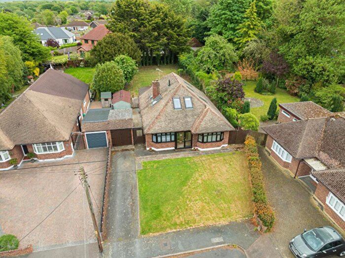 6 Bedroom Detached House For Sale In Kenwood Avenue, Longfield, Kent, DA3