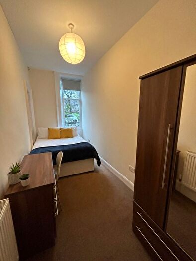 3 Bedroom Flat To Rent In Murieston Crescent, Dalry, Edinburgh, EH11