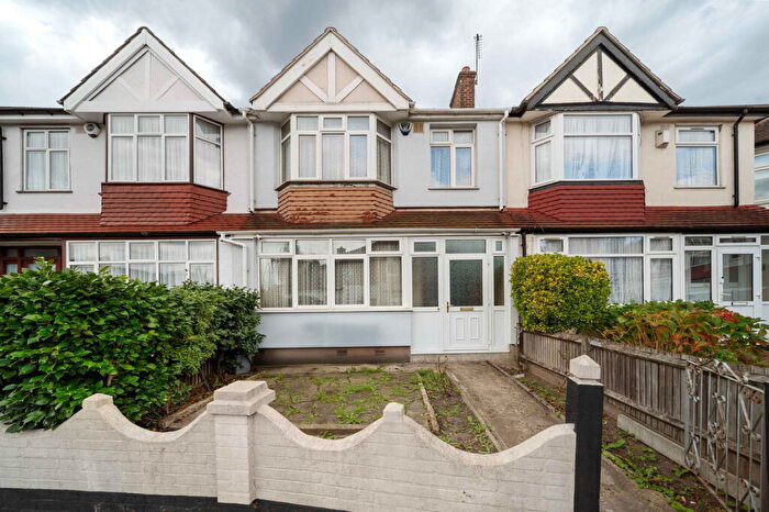 3 Bedroom Terraced House For Sale In Millmark Grove, London, SE14