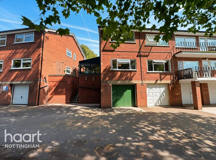 2 Bedroom Maisonette For Sale In Clumber Crescent South, The Park, NG7