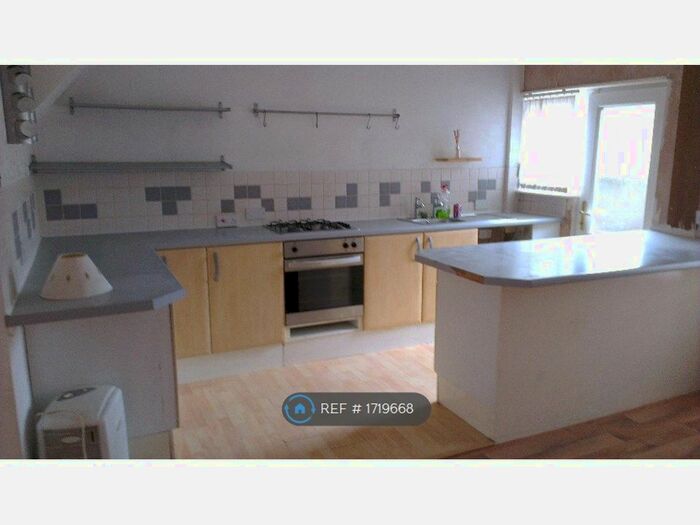 3 Bedroom Terraced House To Rent In Station Road, Manchester, M30