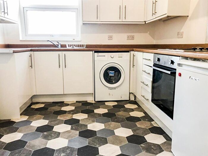 3 Bedroom Apartment To Rent In Beach Street, Morecambe, LA4