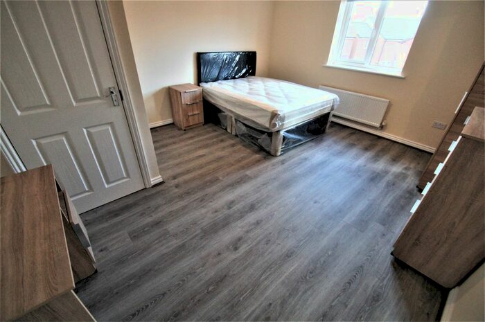 4 Bedroom Terraced House To Rent In Signals Drive, Coventry, CV3