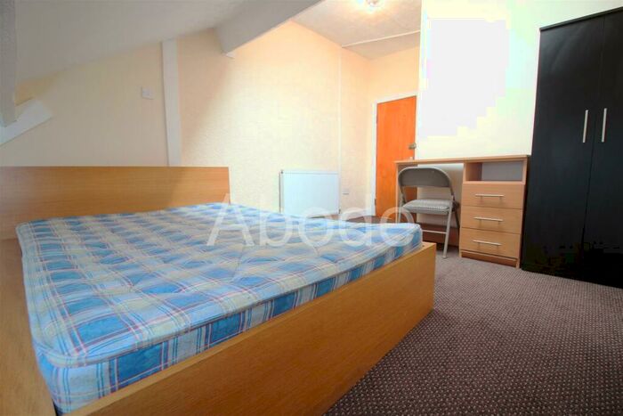 9 Bedroom House To Rent In Kensington Terrace, Hyde Park, Leeds, LS6
