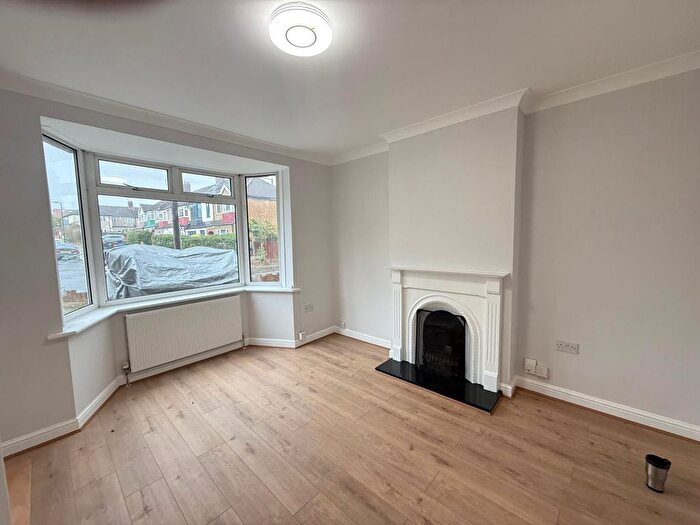 1 Bedroom Maisonette To Rent In Carr Road, Northolt, Greater London, UB5