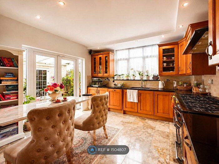 5 Bedroom Detached House To Rent In Goring Road, Dagenham, RM10