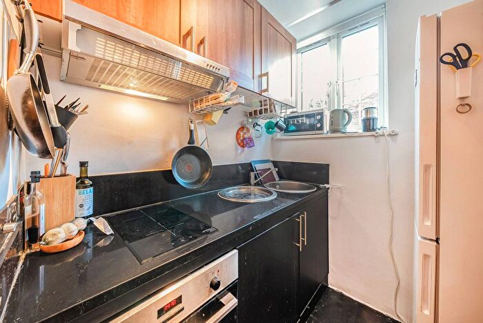 Studio To Rent In Chelsea Manor Street, Chelsea, London, SW3