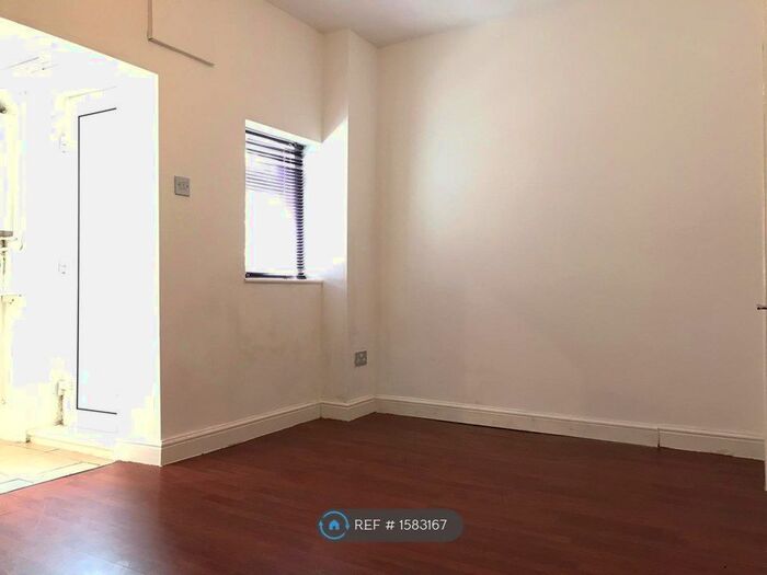 3 Bedroom Terraced House To Rent In Victoria Street, Radcliffe, Manchester, M26