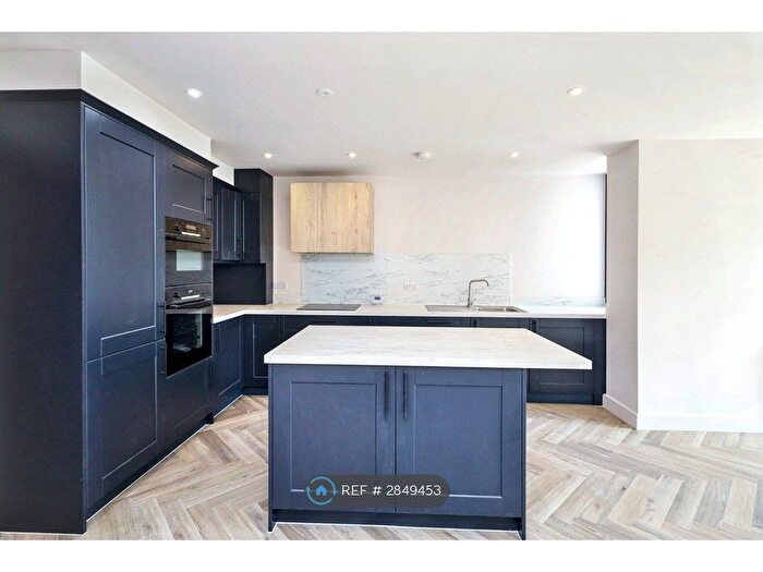 2 Bedroom Flat To Rent In Underhill Road, London, SE22