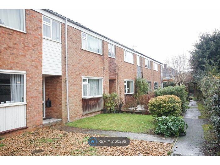 4 Bedroom Semi-Detached House To Rent In Sherbourne Close, Cambridge, CB4