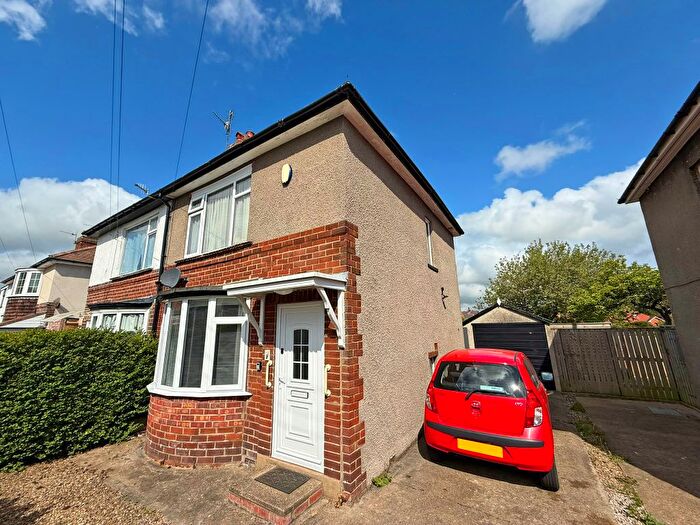 2 Bedroom Semi-Detached House For Sale In Linden Road, Newby, Scarborough, YO12