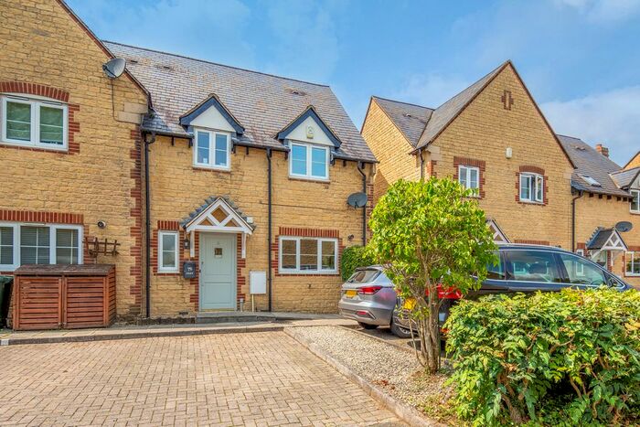 3 Bedroom End Of Terrace House For Sale In The Crossway, Ardley, Bicester, OX27