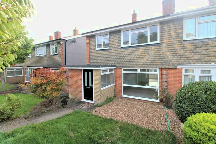 3 Bedroom Semi-Detached House To Rent In Colesdale, Cuffley, EN6