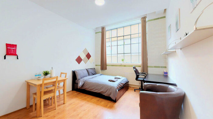 Studio To Rent In - Thane Villas, Finsbury Park, Greater London, N7