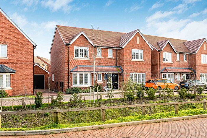 4 Bedroom Detached House For Sale In Winch Piece, Benson, OX10