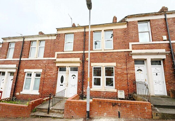 2 Bedroom Apartment To Rent In Howe Street, Gateshead, NE8