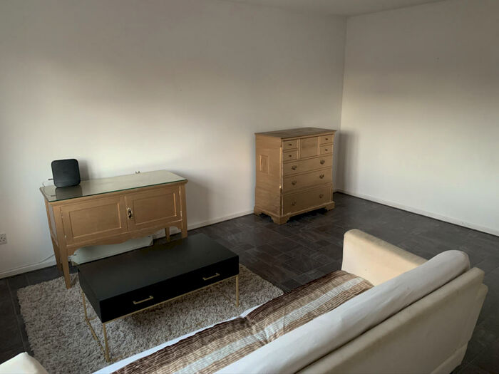 2 Bedroom Flat To Rent In Alpha Close, Balsall Heath, Birmingham, B12