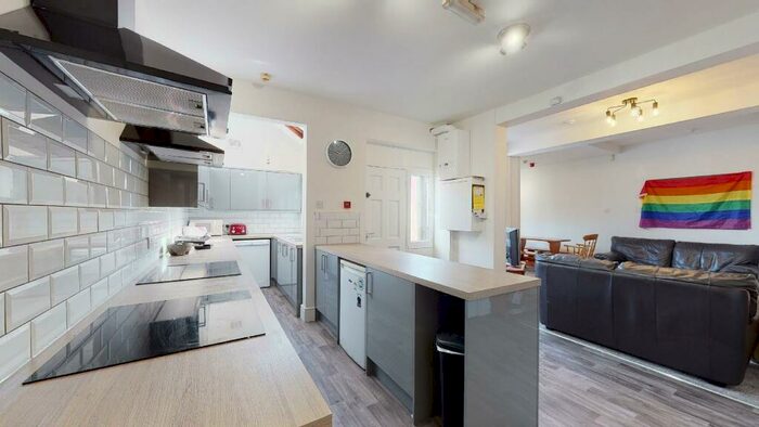 8 Bedroom House To Rent In - Clementson Road, Crookes, S10