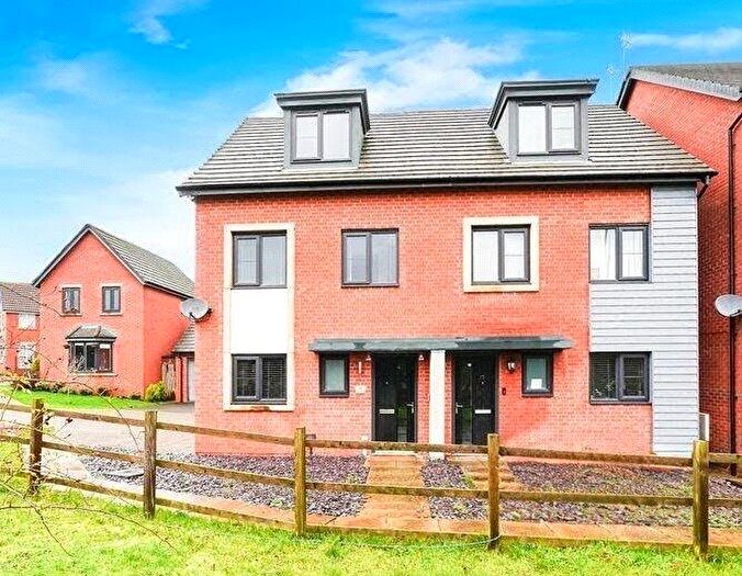 3 Bedroom Semi Detached House For Sale In Maiden Road, Shirebrook, Mansfield, NG20