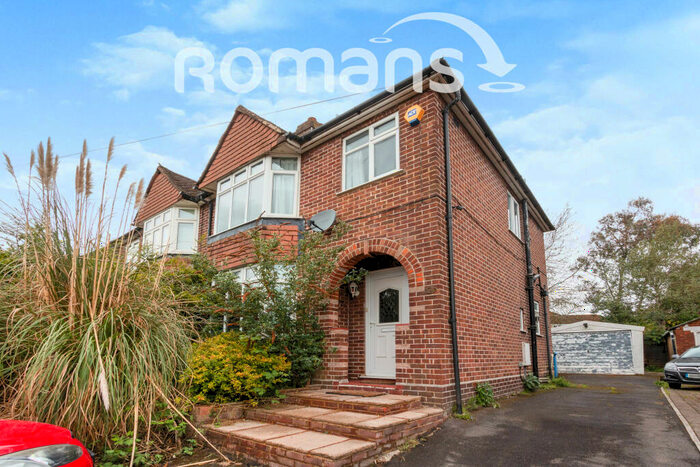 3 Bedroom Semi-Detached House To Rent In Lower Farnham Road, Aldershot, GU12
