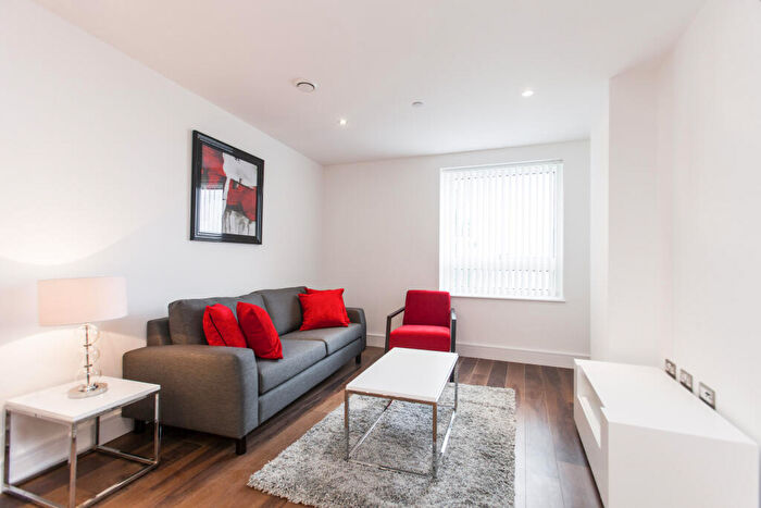 1 Bedroom Apartment To Rent In Lincoln Plaza, London, E14