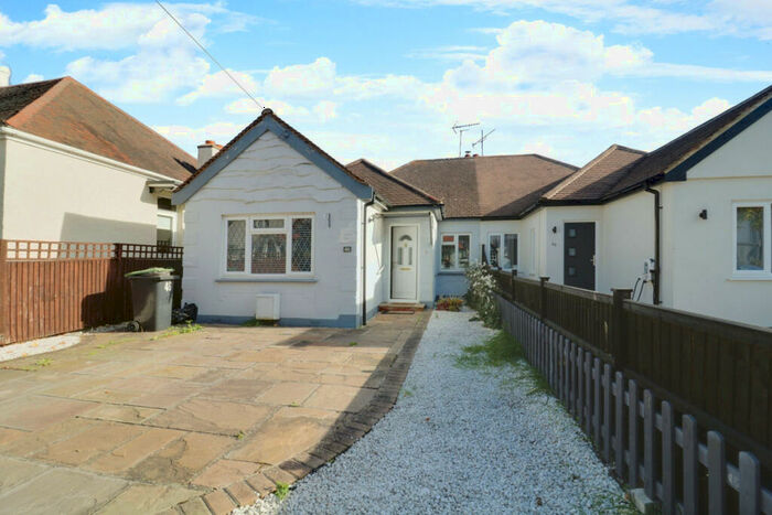 2 Bedroom Semi-Detached Bungalow To Rent In Park Road, Leigh-on-sea, SS9