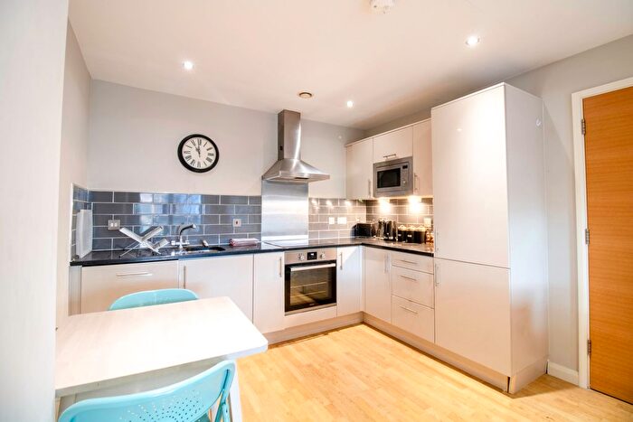 2 Bedroom Flat To Rent In Waterloo Street, Leeds, LS10