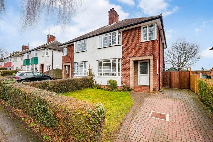 3 Bedroom Semi Detached House For Sale In Cowslip Hill, Letchworth Garden City, SG6