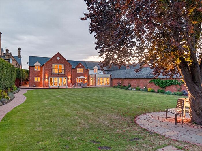 5 Bedroom Barn Conversion For Sale In Stoke Road, Stoke Hammond, Milton Keynes, MK17