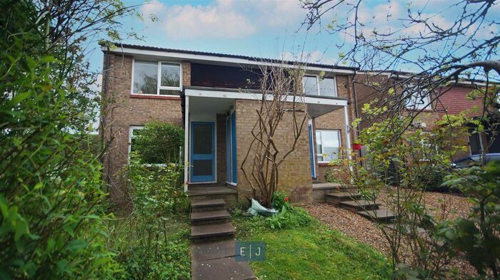 1 Bedroom Flat To Rent In Fosters Close, Latchett Road, London, E18