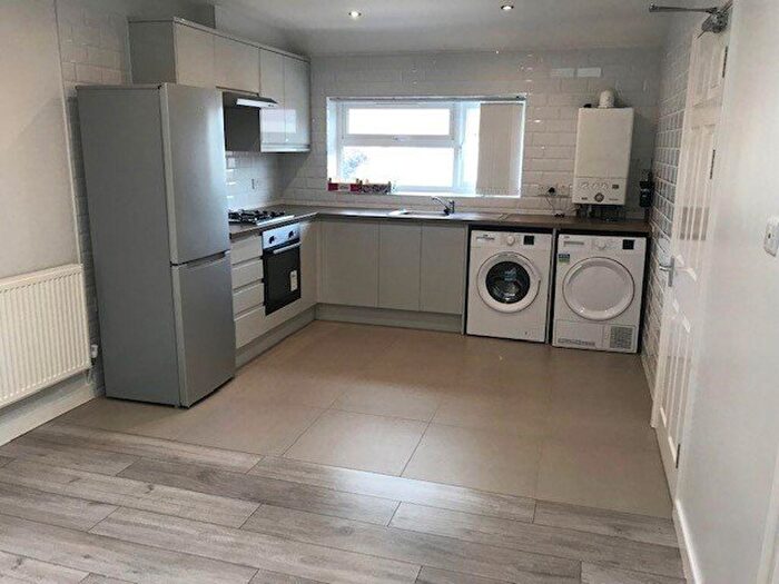 1 Bedroom Flat To Rent In Donnington Bridge Road, OX4