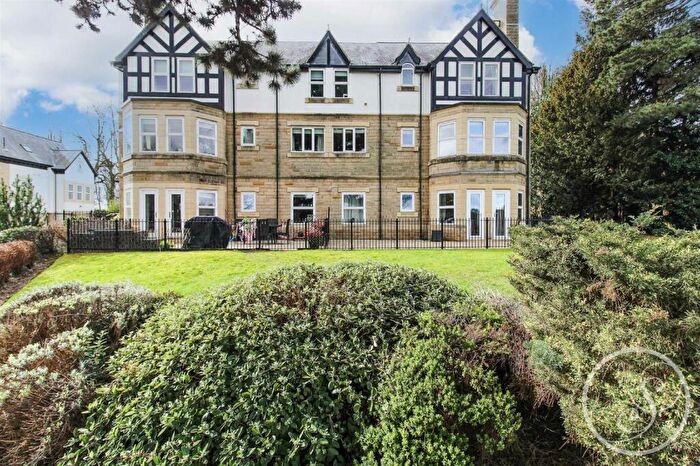 2 Bedroom Apartment For Sale In Parc Mont, Park Avenue Roundhay, Leeds, LS8