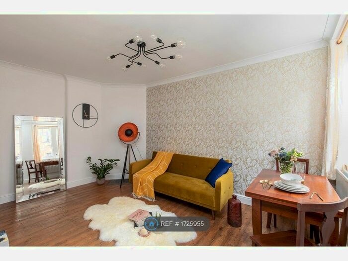 1 Bedroom Flat To Rent In Knollys House, London, WC1H