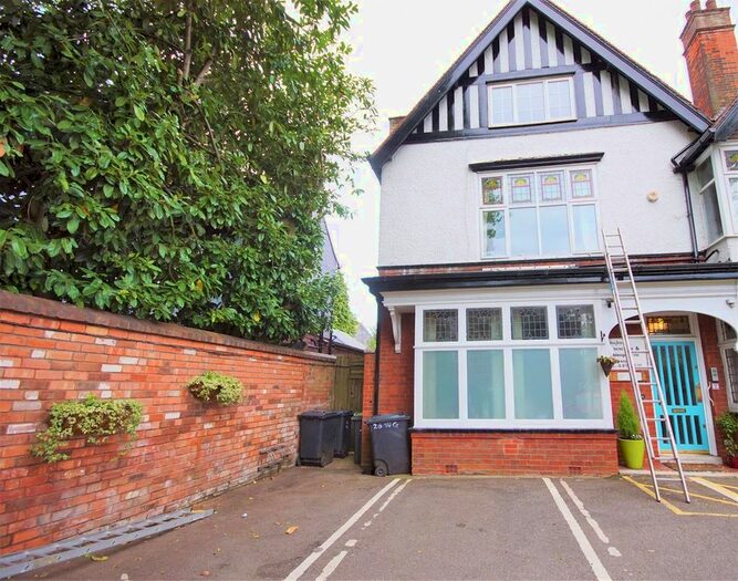 Studio To Rent In Wake Green Road, Moseley, Birmingham, B13