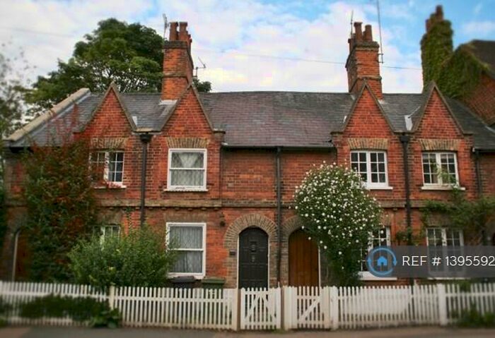 3 Bedroom Terraced House To Rent In Portsmouth Road, Guildford, GU2