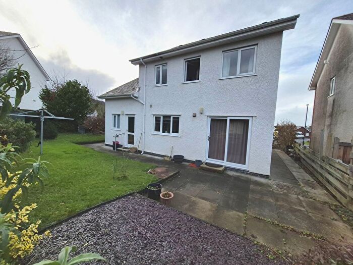 4 Bedroom Detached House For Sale In Heol Isfoel, Llanrhysud, SY23