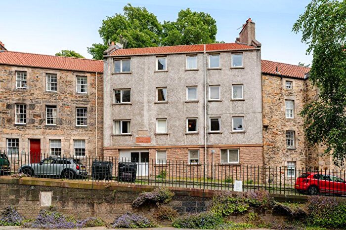 1 Bedroom Flat For Sale In / Dean Path, Dean, Edinburgh, EH4