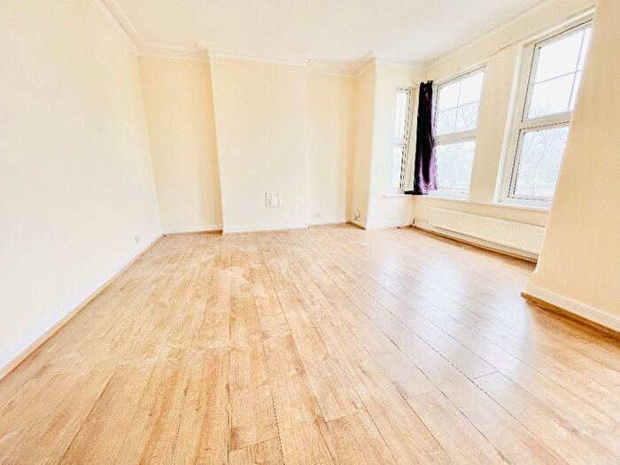 2 Bedroom Flat To Rent In Bruce Grove, London, N17