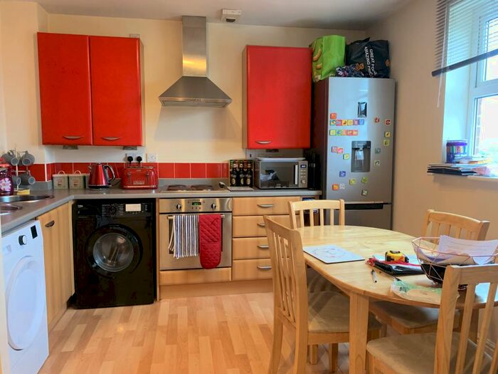 2 Bedroom Apartment To Rent In Goldstraw Lane, Fernwood, NG24