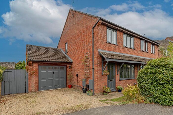 3 Bedroom Semi-Detached House For Sale In Niebull Close, Malmesbury, SN16