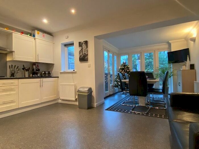 3 Bedroom Town House To Rent In Kings Walk, Holland Road, Maidstone ME14