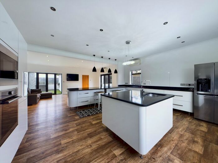 4 Bedroom Bungalow To Rent In The Orchards, Uckington, Cheltenham, GL51