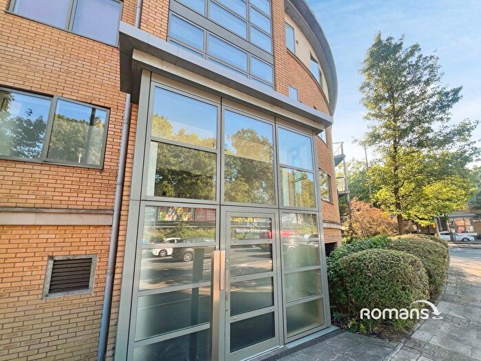 2 Bedroom Flat To Rent In Ryemead Boulevard, High Wycombe, Buckinghamshire, HP11