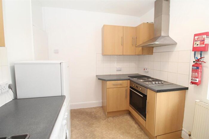 3 Bedroom Flat To Rent In Crwys Road, Cathays, Cardiff, CF24