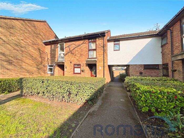 2 Bedroom End Of Terrace House For Sale In Alder Close, Ash Vale, Aldershot, GU12