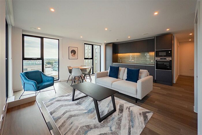 2 Bedroom Flat To Rent In High Definition, M50