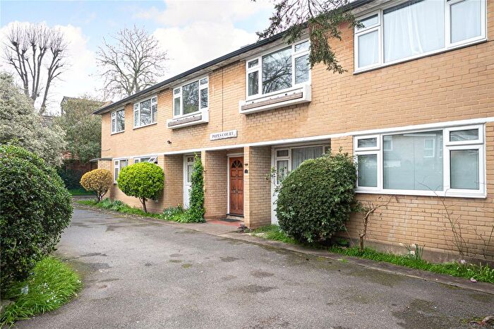 3 Bedroom Maisonette For Sale In Popes Avenue, Twickenham, TW2
