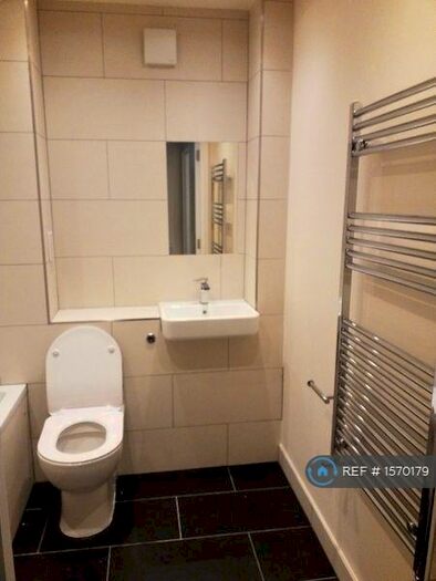 2 Bedroom Flat To Rent In South Street, Romford, Essex, RM1